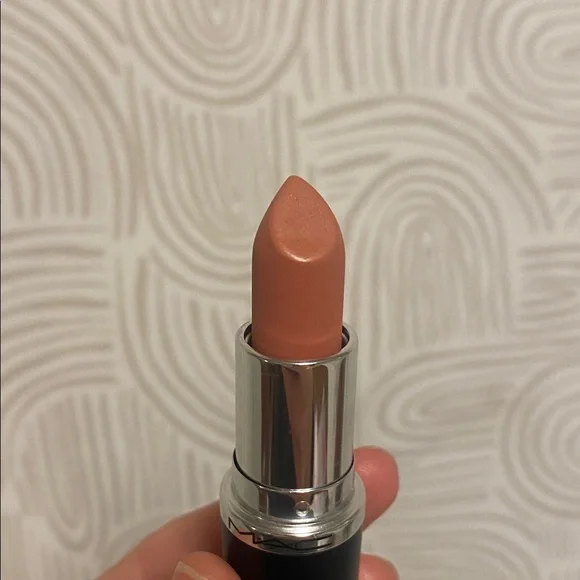 MAC Cosmetics Honeylove Lipstick - Picture 5 of 5